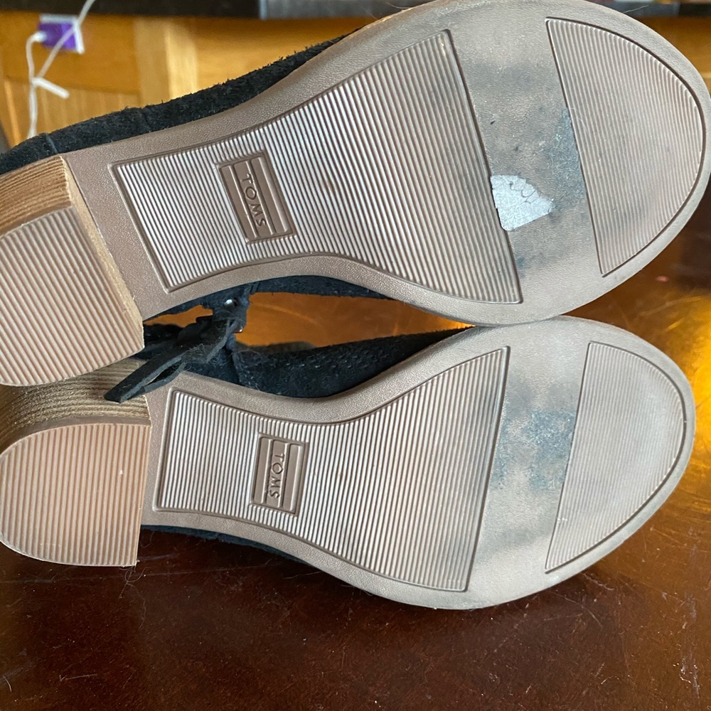 Tom’s Suede Booties - Picture 5 of 5